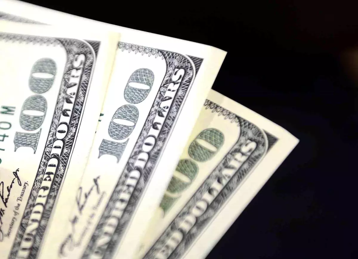 Döviz Kurları: Dolar 40,7350 Lira, Euro 47,6030 Lira