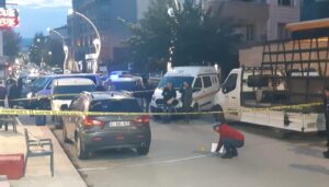 trafik kavgasi kanli bitti 1 kisi ayagindan silahla vuruldu D99F6p4z.jpg